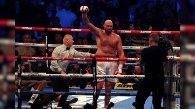 Tyson Fury Beats Dillian Whyte To Retain WBC Heavyweight Crown
