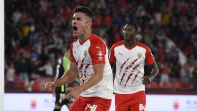 Curro se viste de Sadiq - en.as.com - El Salvador