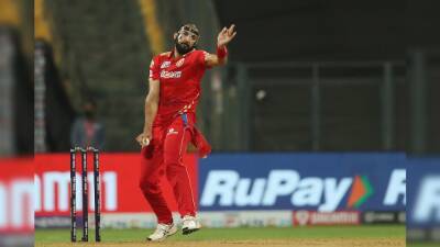 Punjab Kings - Twitter Reacts As Rishi Dhawan Wears Face Shield In First IPL Match Since 2016 - sports.ndtv.com - India -  Mumbai -  Chennai