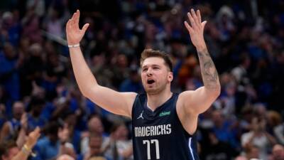 Doncic scores 33, Mavs rout Jazz for 3-2 series lead