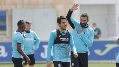 Parejo: "Será difícil evadirse del ambiente de Anfield pero hay que poner el foco en el césped"