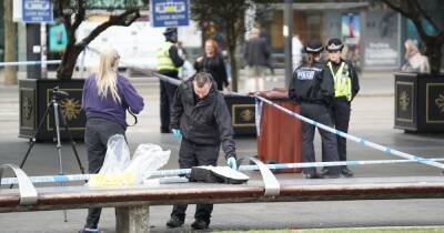 BREAKING: Man, 40, arrested after police cordon off Piccadilly Gardens - manchestereveningnews.co.uk - county Garden