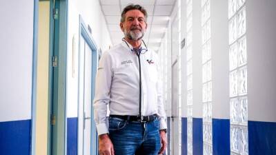 MotoGP : "La presión aumenta muchísimo para el médico con Márquez" - en.as.com