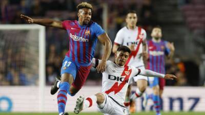 Diego Armando Maradona - Adama y Alves bajan enteros - en.as.com - Madrid