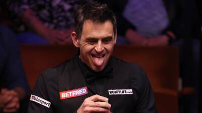 Ronnie O'Sullivan wraps up win over Stephen Maguire in 19 minutes to reach World Championship semi-finals