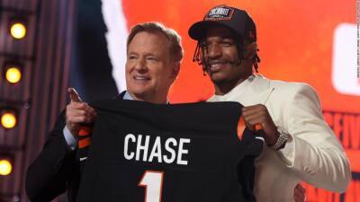 Roger Goodell - Mark Davis - NFL Draft: Everything you need to know - edition.cnn.com - Usa -  Las Vegas