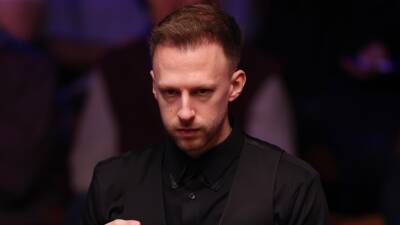 Judd Trump rallies to finish session level after Stuart Bingham wins five in a row in World Championship quarter-final