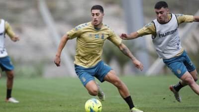 Álvaro Lemos: "No solo se trabaja en el terreno de juego" - en.as.com