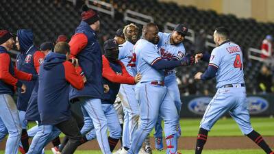 Twins get wild walk-off win after Tigers' chaotic play: 'Never had a good grip'