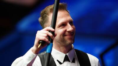 Judd Trump fools referee in Crucible cracker – Wednesday’s sporting social