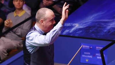 World Snooker Championship 2022 - Mark Williams battles past Yan Bingtao for seventh Crucible semi-final
