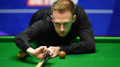 Stuart Bingham - Judd Trump - 'It was a Judd Trump special' - Crucible crowd wowed by naughty pot on the pink from Ace in the Pack - eurosport.com