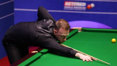 Mark Williams - Stuart Bingham - Judd Trump - World Snooker Championship 2022 - Judd Trump finds his stride to sink Stuart Bingham and set up clash with Mark Williams - eurosport.com