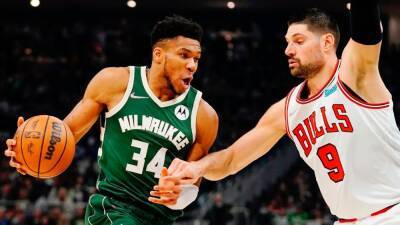 Milwaukee Bucks dominate Chicago Bulls to close out series, advance to second round of NBA playoffs