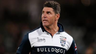 Canterbury NRL coach Trent Barrett adamant he's in charge at struggling Bulldogs - abc.net.au