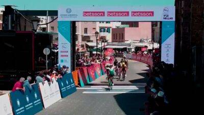 El doble 'tierra trágame' de un ciclista español en el Tour de Grecia