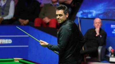 World Snooker Championship 2022 - Ronnie O’Sullivan and John Higgins share opening session played on tough table