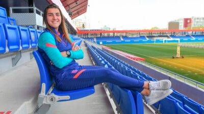 Patri Guijarro: "Nosotras alucinamos con el lleno en el Camp Nou"