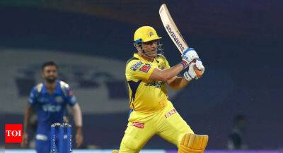 Brad Hogg - IPL 2022: Brad Hogg believes MS Dhoni's reputation as a finisher demoralises bowlers - timesofindia.indiatimes.com - India -  Chennai