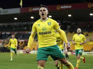 Max Aarons - Fulham weighing up transfer move for player once wanted by Barcelona - msn.com - Spain -  Norwich