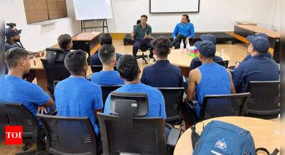 Rahul Dravid interacts with players from northeast and plate group