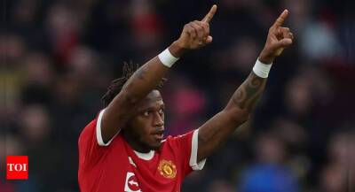 Fred earns sluggish Manchester United draw against Leicester City