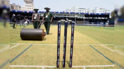 Former Pakistan Skipper Trolls Pitches For Pakistan vs Australia Test Series With IPL Comparison