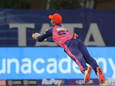Watch: Jos Buttler Takes A Tumbling Catch To Send Daniel Sams Back To The Hut