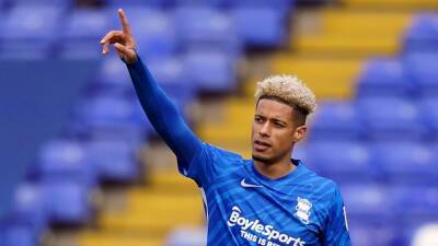 Lyle Taylor penalty puts dent in West Brom’s promotion push