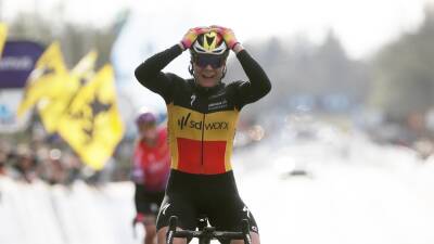 Lotte Kopecky - Tour of Flanders 2022 – Lotte Kopecky pips Annemiek van Vleuten to win maiden Monument - eurosport.com - Belgium