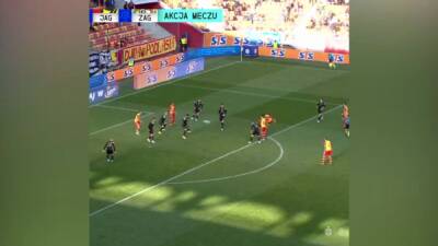 El español que escapó de la guerra marca en su debut y su celebración emociona - en.as.com - Madrid