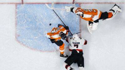 Claude Giroux - Philadelphia Flyers - Brady Tkachuk - Tkachuk leads Senators past Flyers in teams' finale - tsn.ca - county Travis -  Ottawa -  Norris