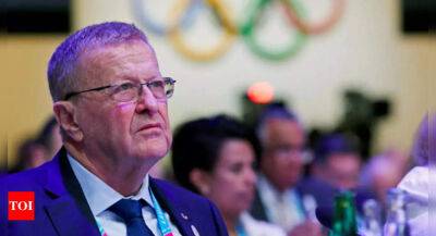 Australian Olympic Committee supremo John Coates steps down after 32 years