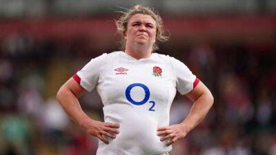 Sarah Bern try double helps England beat France to secure Grand Slam