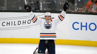 Connor Macdavid - Leon Draisaitl - Mike Smith - Jay Woodcroft - Wayne Gretzky - Draisaitl scores 50th goal, Oilers extend streak in win over Ducks - tsn.ca - Los Angeles - county Pacific
