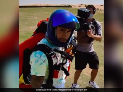 Max Verstappen - Lewis Hamilton - Carlos Sainz - Watch: Formula 1 Superstar Lewis Hamilton Goes Skydiving In Dubai Ahead Of Australian Grand Prix - sports.ndtv.com - Australia - Dubai - Saudi Arabia - Bahrain - county Charles