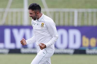 Magical Maharaj delivers spell-binding effort as Proteas down Bangladesh to see records tumble