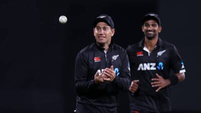 Emotional farewell for Ross Taylor as New Zealand crush Netherlands in third ODI