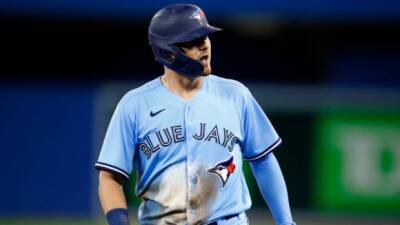 Blue Jays Notebook: Catcher swap all about roster flexibility