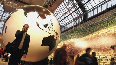 EU extends free roaming in Europe until 2032 - euronews.com - Eu