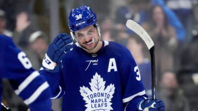 Steven Stamkos - With Matthews in town, Stamkos warns road to 60 is stressful - tsn.ca - county Bay
