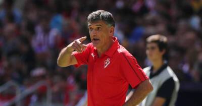 Soccer-LaLiga strugglers Alaves sack coach Mendilibar after 12 games