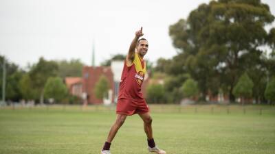 AFL greats help struggling football netball clubs with one-off 'draft'