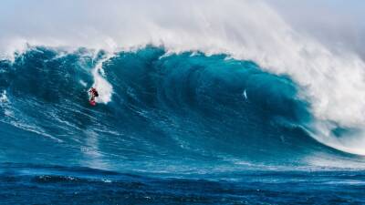 Skylar Lickle surfea las olas gigantes más bestias de la temporada en Hawái