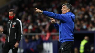 ALAVÉS | Mendilibar, destituido; Velázquez, nuevo entrenador del Alavés