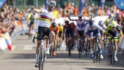 CICLISMO | ITZULIA | Alaphilippe destroza el sueño de Ibon Ruiz en la etapa de Viana