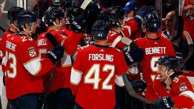 Jonathan Huberdeau becomes first player in franchise history to top 100 points during 'incredible' comeback win by Florida Panthers