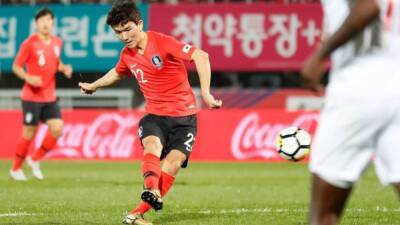 Hwang signs with FC Seoul after suspending contract with Rubin Kazan