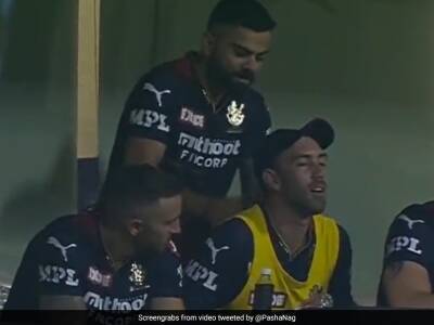 Watch: Virat Kohli Gives Maxwell A Back Massage Amid Royal Challengers Bangalore's Tense Chase