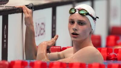 Summer Macintosh - 'Once-in-a-generation swimmer': McIntosh breaks Canadian record on opening night of trials - cbc.ca -  Victoria